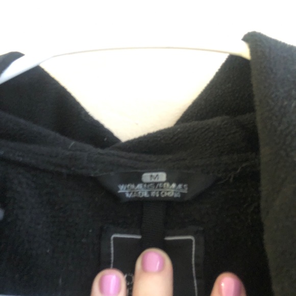 Black north face jacket w/hood - Picture 4 of 5